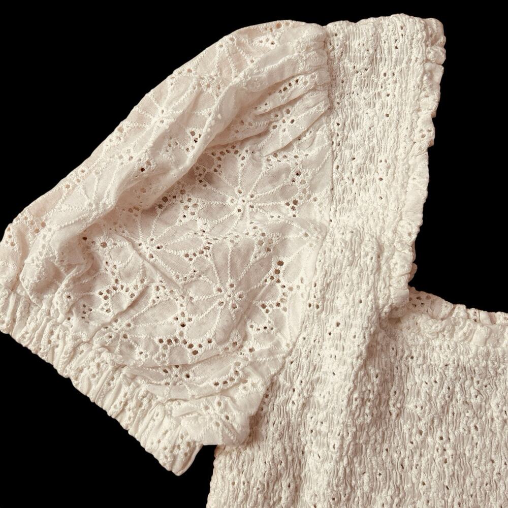 ASTR The Label Women’s Hudson Top White Eyelet Pique Smocked Bodice Size M NWOT - Picture 6 of 12